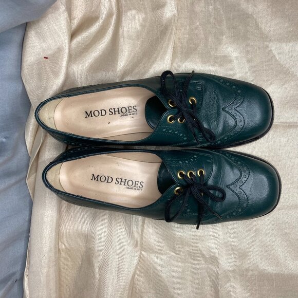 retro 70s green brogue block heel shoes (the Aly modshoes) - Picture 2 of 11